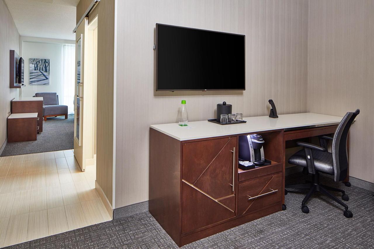Courtyard By Marriott Minneapolis West Сент-Луис-Парк Экстерьер фото