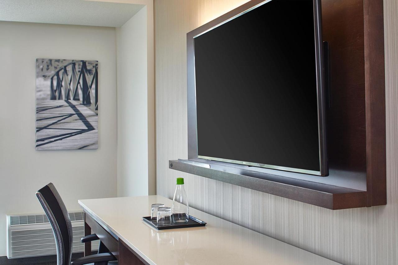 Courtyard By Marriott Minneapolis West Сент-Луис-Парк Экстерьер фото