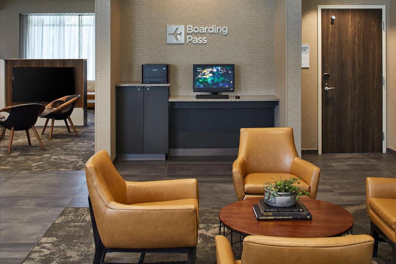 Courtyard By Marriott Minneapolis West Сент-Луис-Парк Экстерьер фото