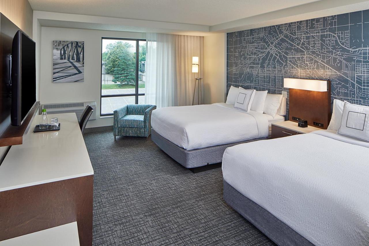Courtyard By Marriott Minneapolis West Сент-Луис-Парк Экстерьер фото