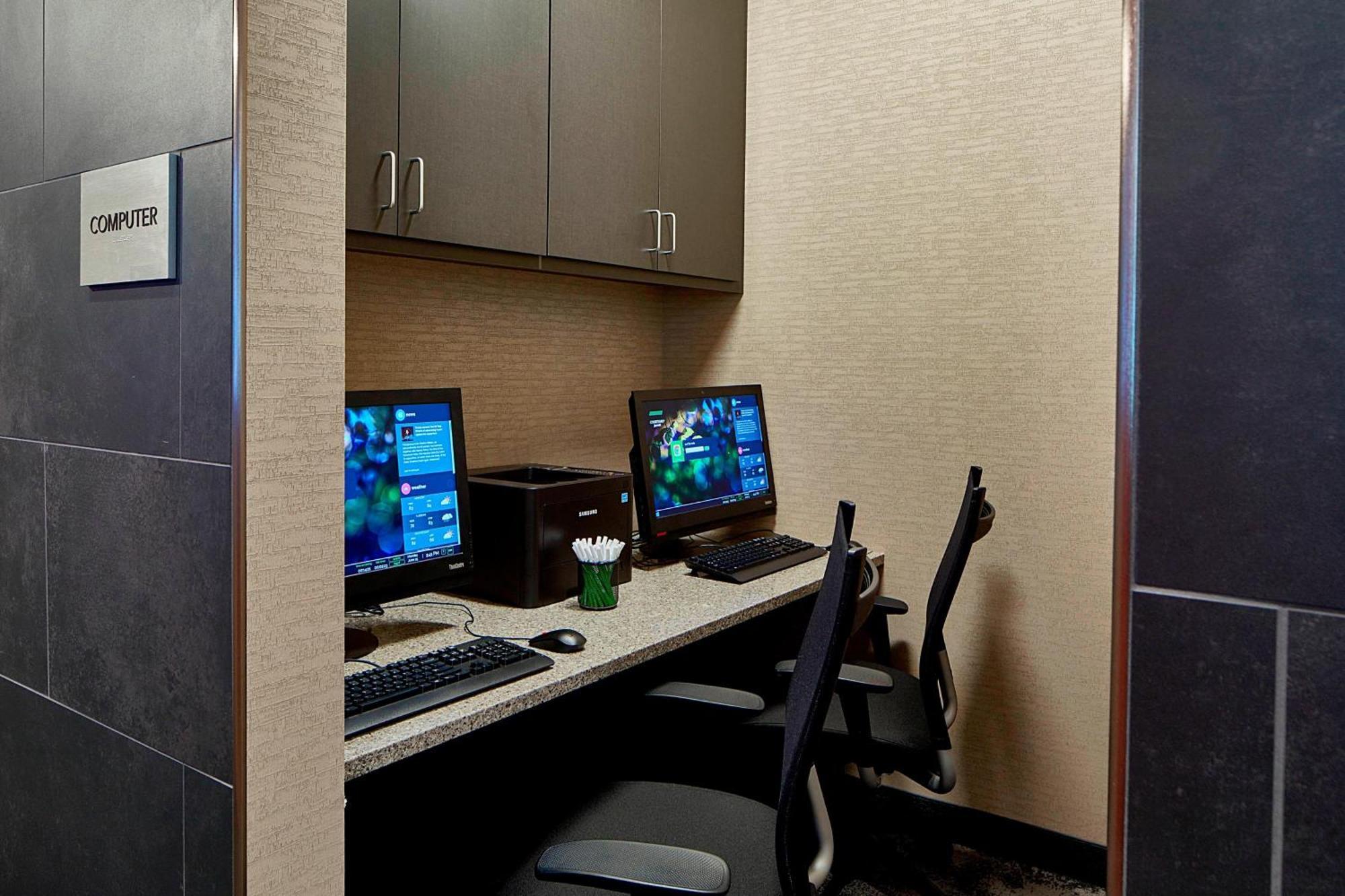 Courtyard By Marriott Minneapolis West Сент-Луис-Парк Экстерьер фото