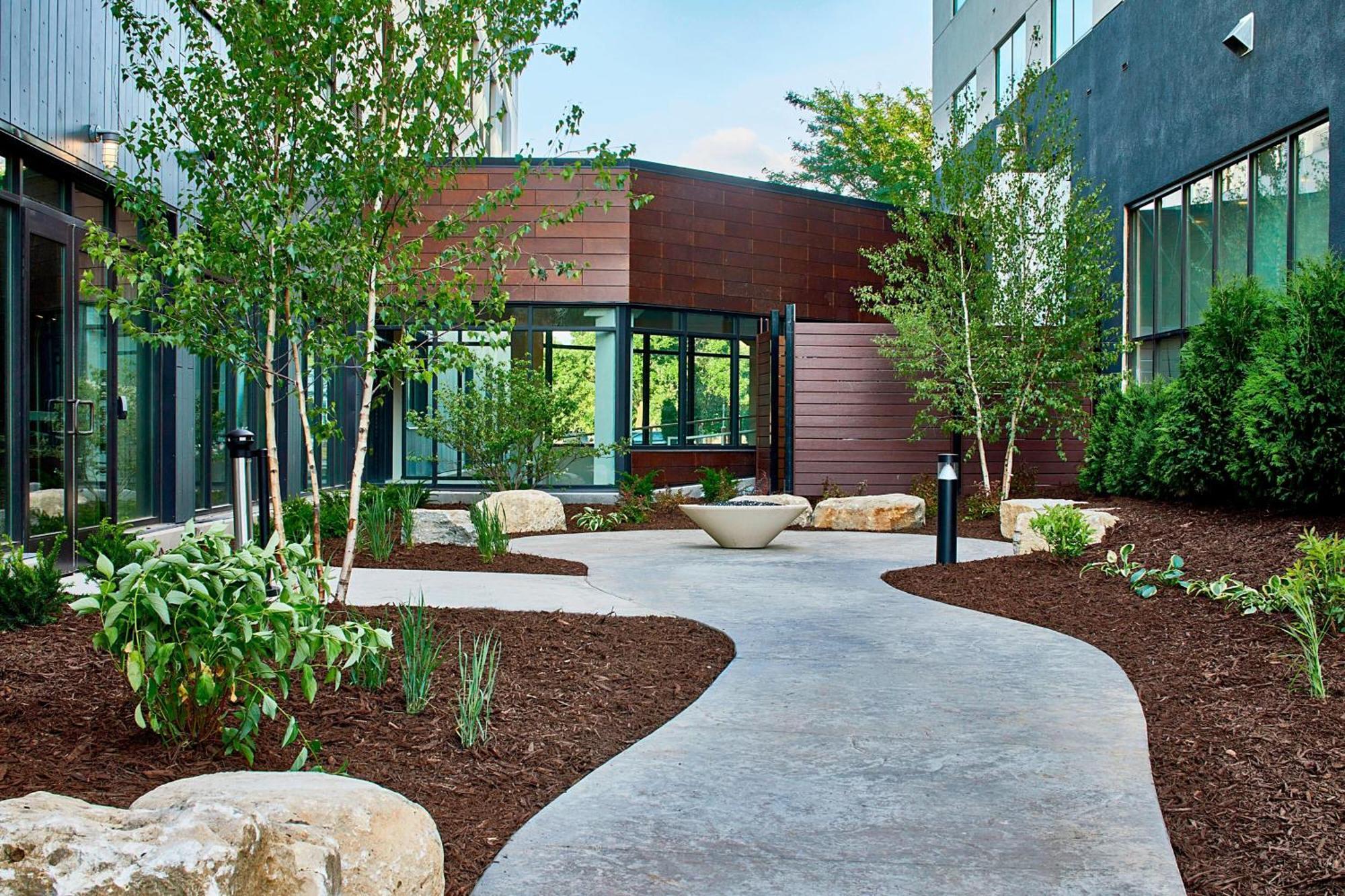 Courtyard By Marriott Minneapolis West Сент-Луис-Парк Экстерьер фото