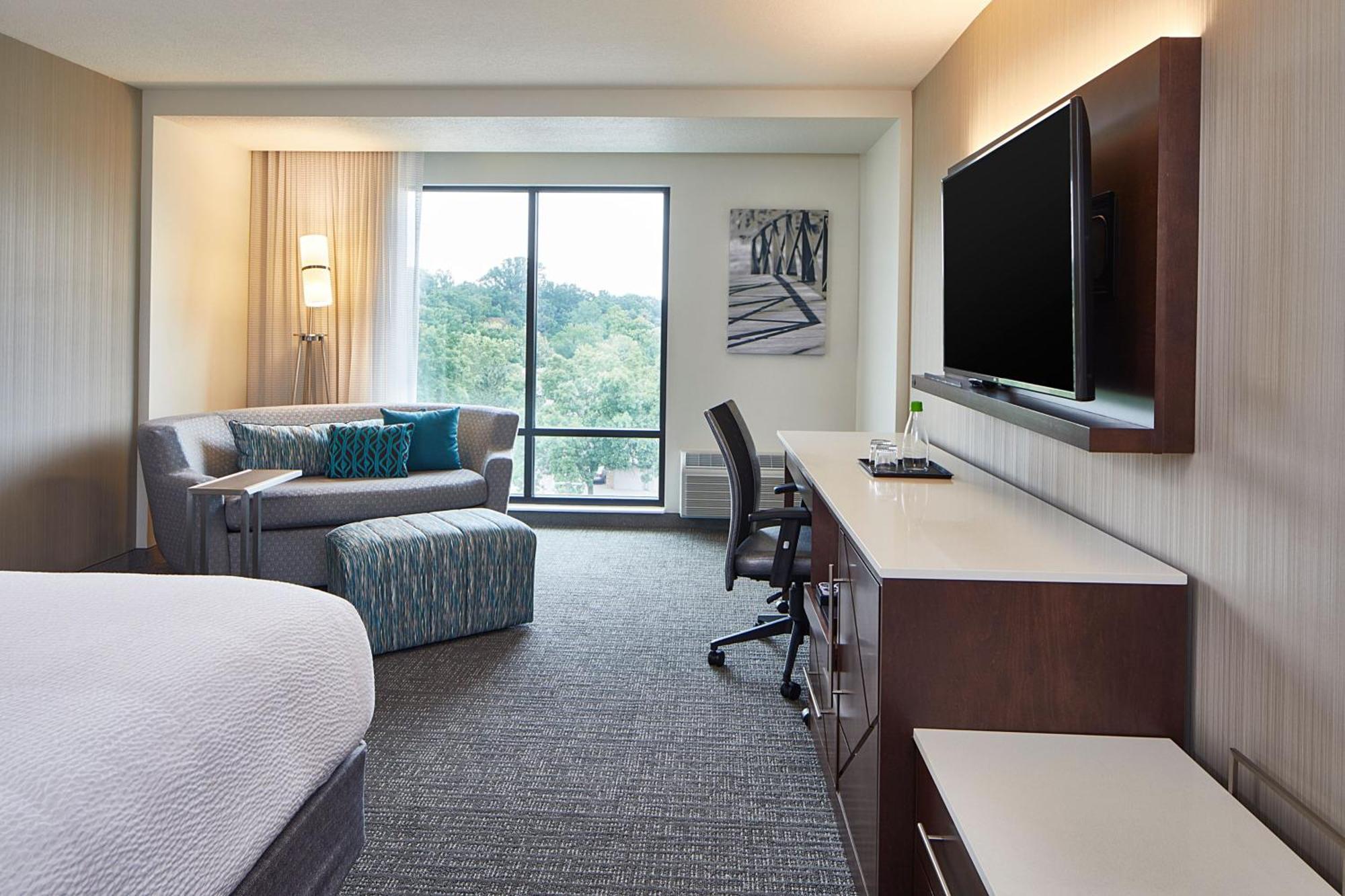 Courtyard By Marriott Minneapolis West Сент-Луис-Парк Экстерьер фото