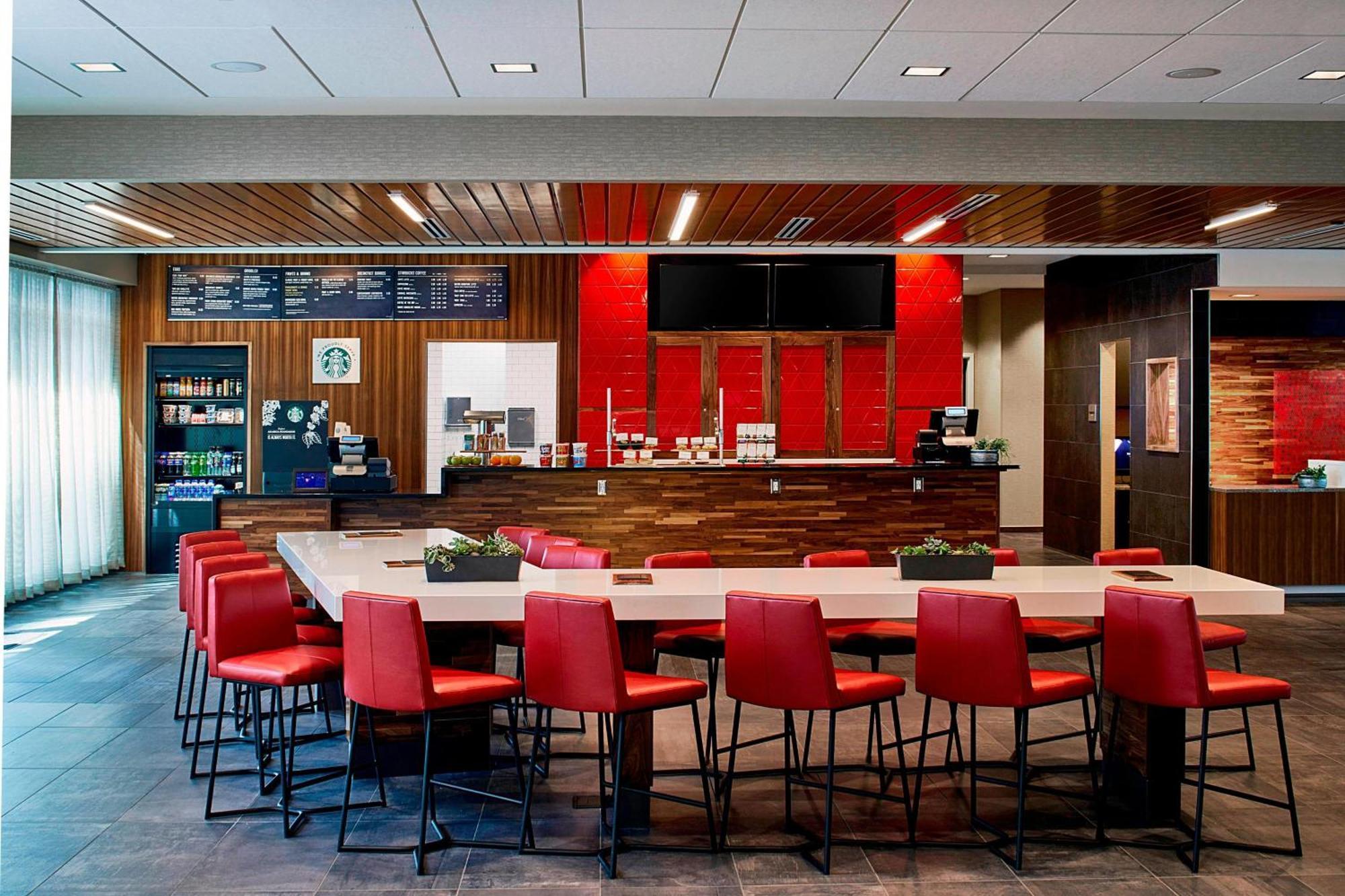 Courtyard By Marriott Minneapolis West Сент-Луис-Парк Экстерьер фото
