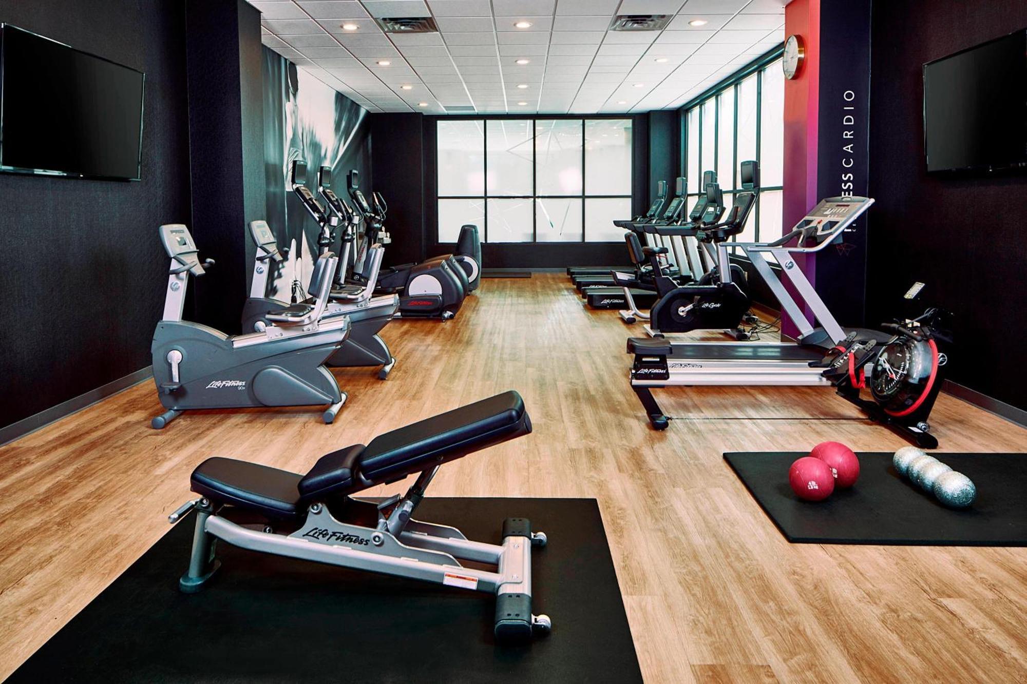 Courtyard By Marriott Minneapolis West Сент-Луис-Парк Экстерьер фото