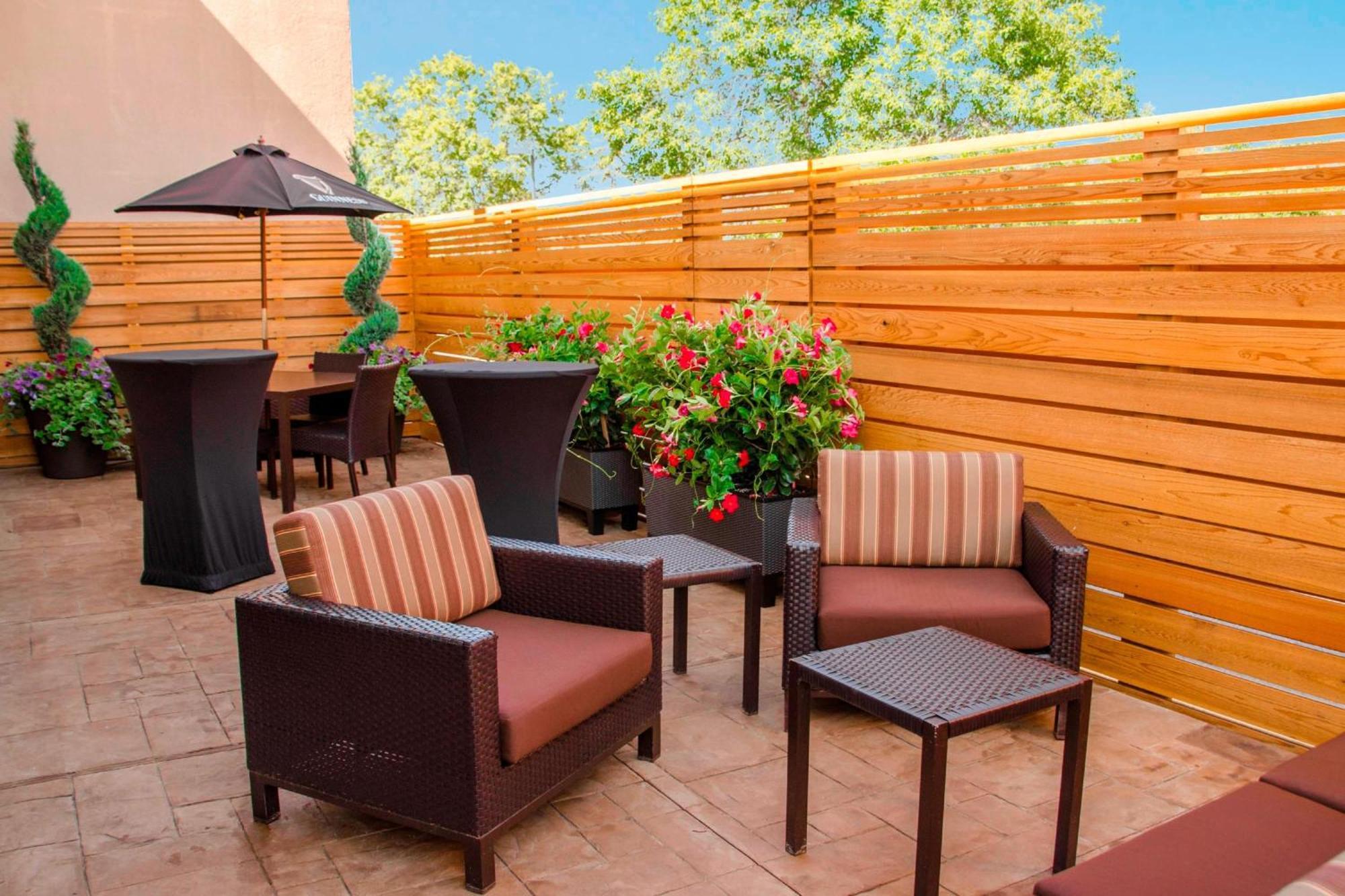 Courtyard By Marriott Minneapolis West Сент-Луис-Парк Экстерьер фото